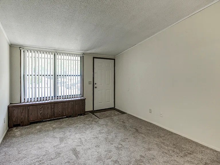 Willowood Apartments — Photo 13