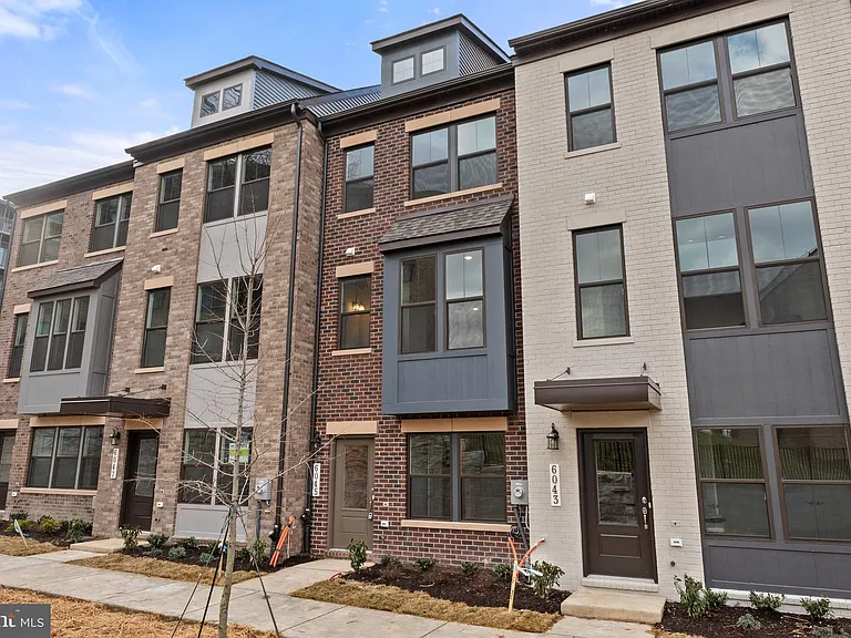 6045 Soho Way — Photo 2