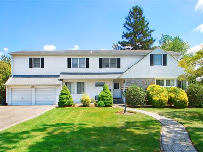 143 Tanners Pond Road, Garden City, NY, 11530