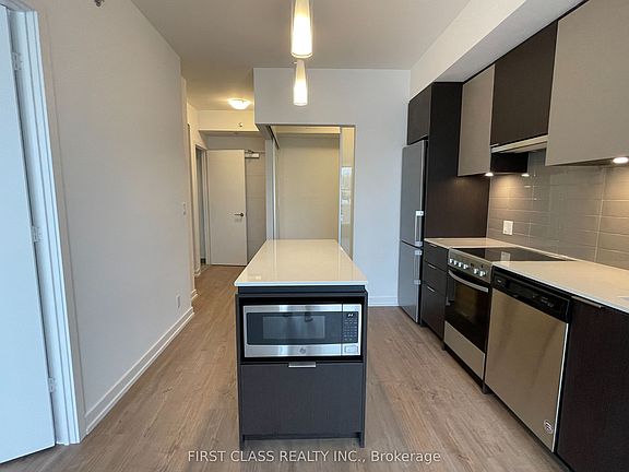 5th image of 203 College St #805