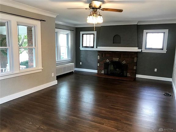 4th image of 526 Market St