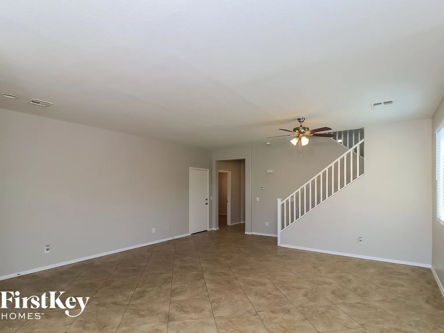 4 bed, 3.0 bath, 2526 sqft, $2,395 — Photo 3