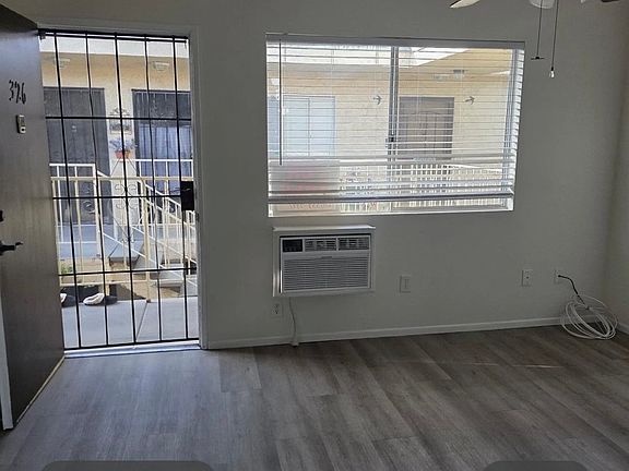 5th image of 4260 44th St