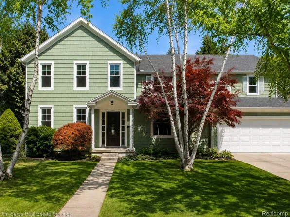 16845 Maumee Ave, Grosse Pointe, MI 48230