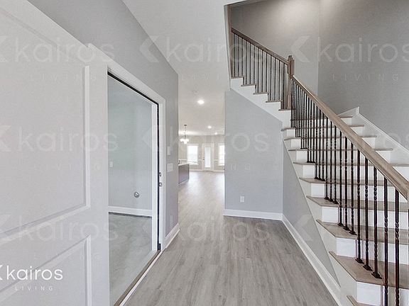 2nd image of 3712 Oak Leaf Way #F