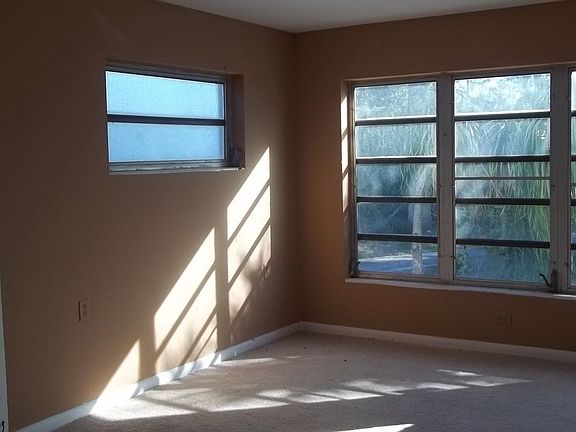 4th image of 2619 Hiawatha Ave