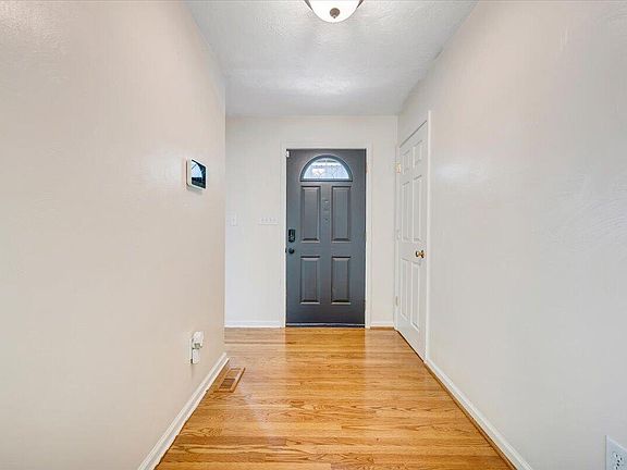 5th image of 686 Pinehaven Rd