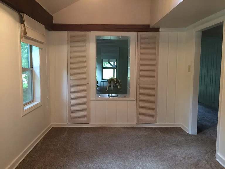 718 Three Oaks Rd — Photo 10