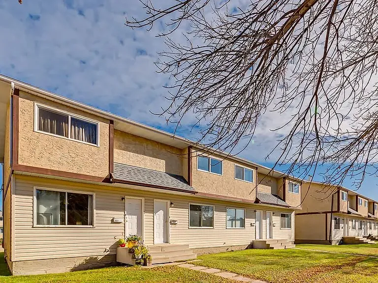 3901 54a St #3901C — Photo 11