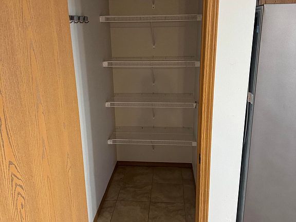 4th image of 807 Remington Cir