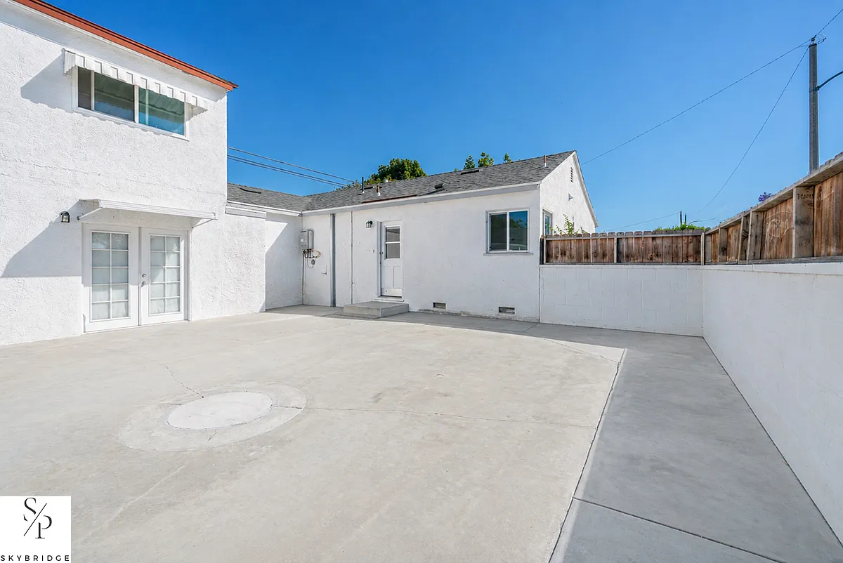 Building Photo - 8603 Donovan St