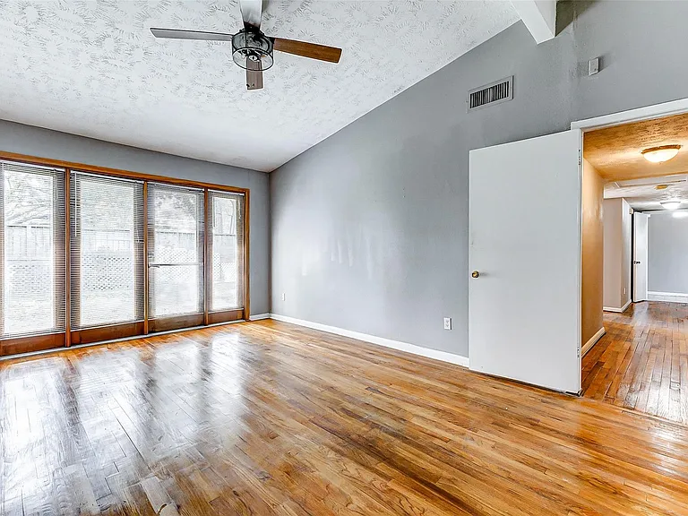 5519 Burlinghall Dr — Photo 7
