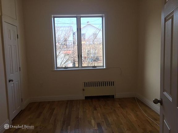 5th image of 21 Bay 14th St APT 1L