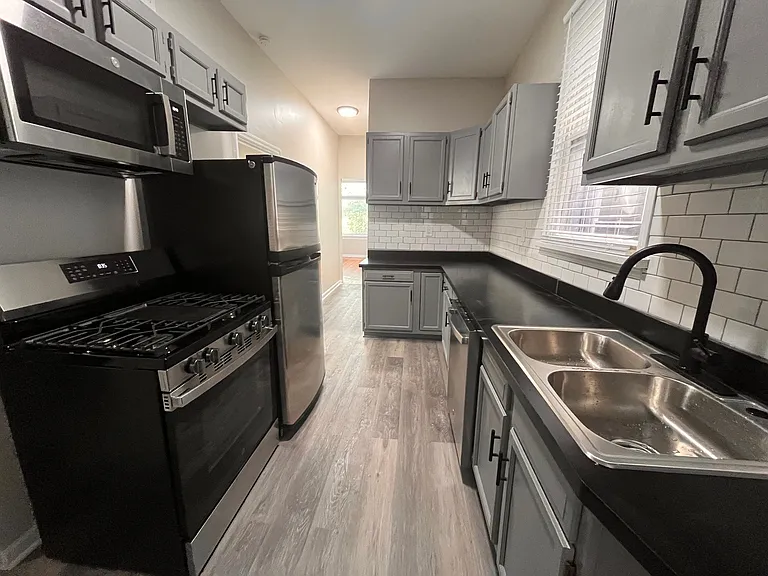 2955 N Spaulding Ave #2F — Photo 5
