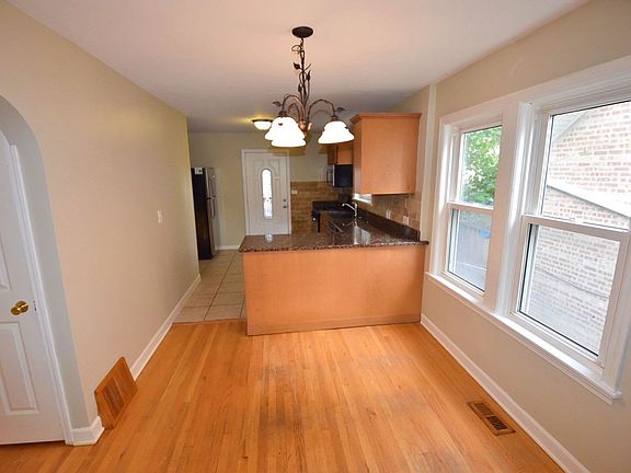 4th image of 3221 N Olcott Ave