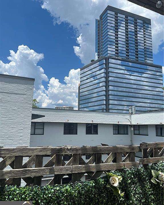 1st image of 3649 Peachtree Rd NE APT 305