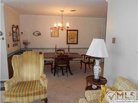 4th image of 106 Eton Ct