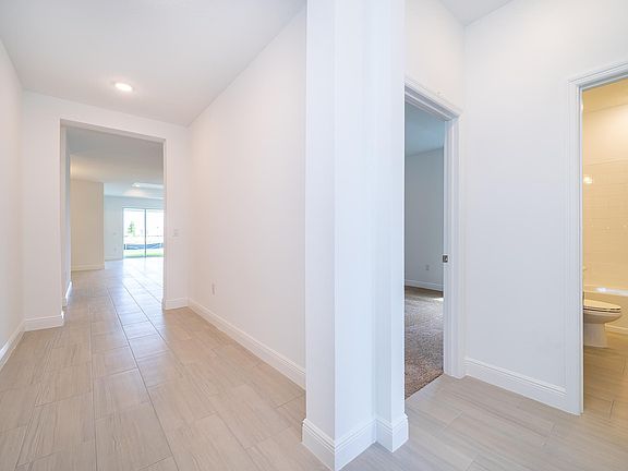 5th image of 19363 Banfield Pl