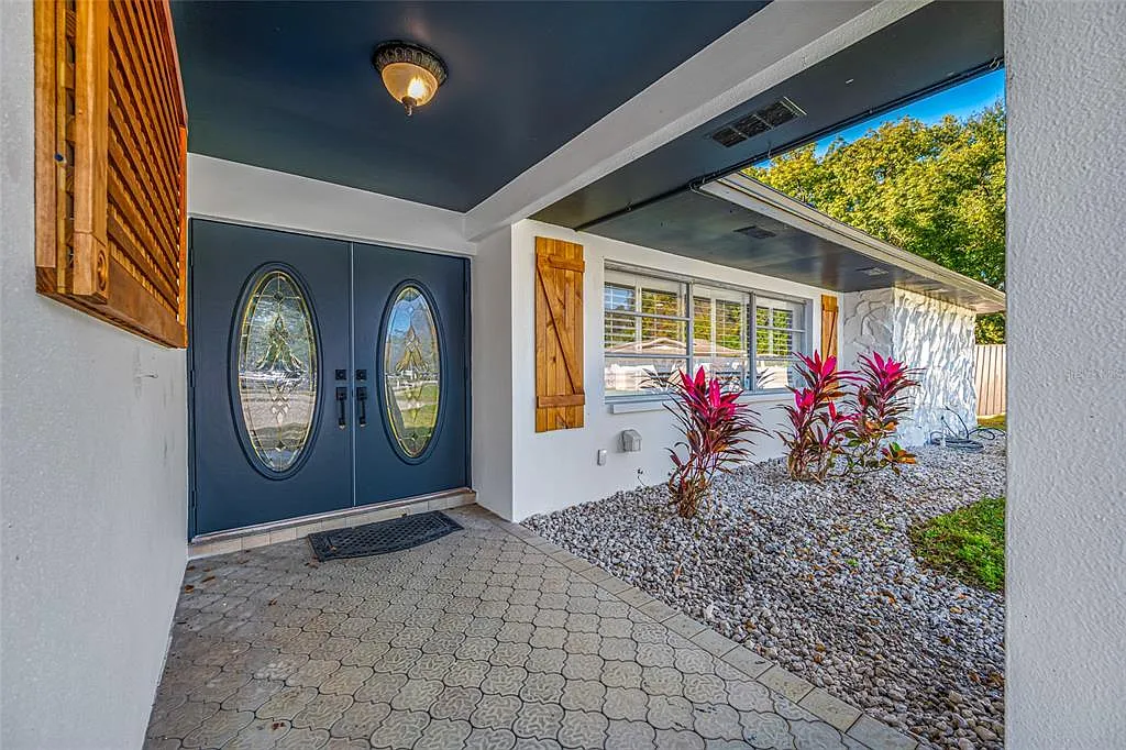 4 bed, 2.0 bath, 2100 sqft, $4,750 — Photo 4