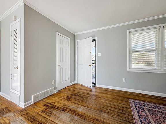 3rd image of 1215 Mount Moriah Rd