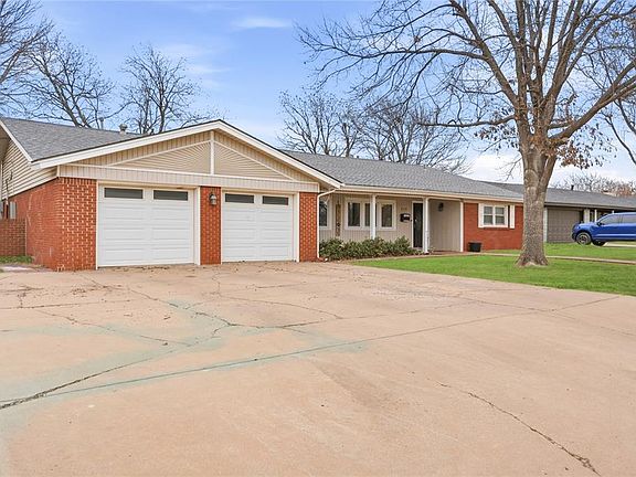 3rd image of 213 Mockingbird Dr S