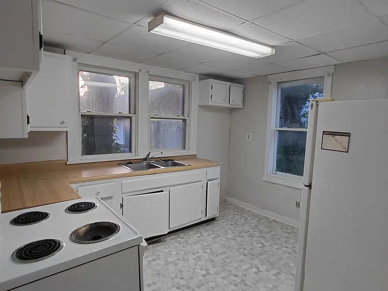 1008 S H St — Photo 6