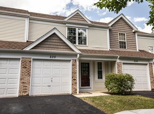 230 E Shag Bark Ln, Streamwood, IL