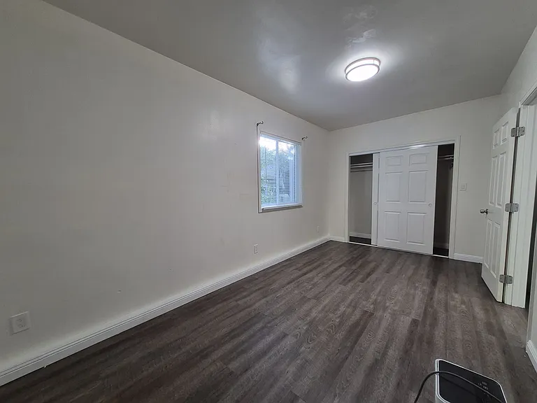 1005 Hemlock Ave — Photo 4