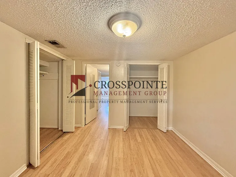 Broadway 707 Apartments — Photo 18