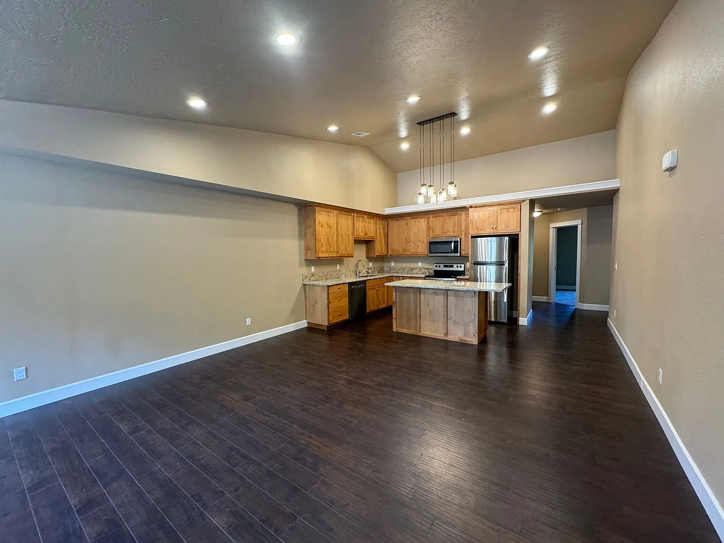 Newer 3 bedroom 2 bath home in 55+ Community — Photo 2