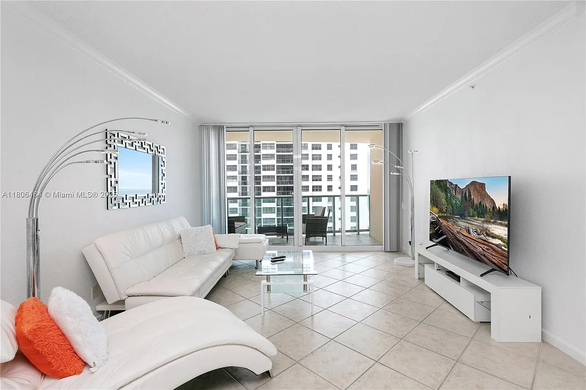 Building Photo - 2501 S Ocean Dr #1008