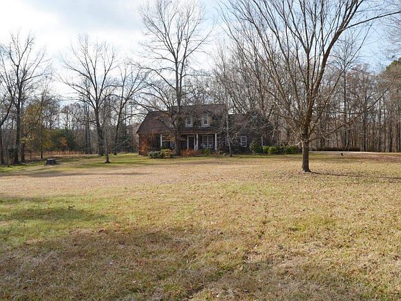 3rd image of 137 Hutch Hill Ln