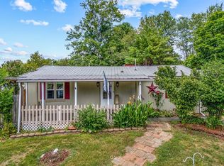 925 Bland St, Pulaski, VA 24301