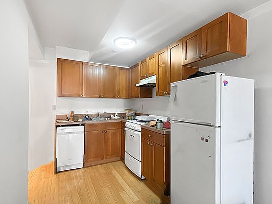 1st image of 107 E 102nd St #3F