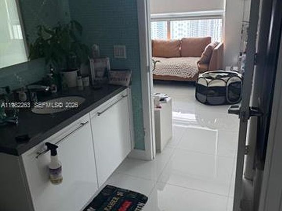 5th image of 90 SW 3rd St APT 3203