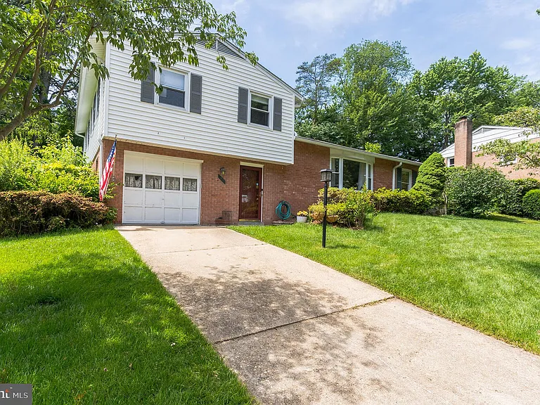 7011 Hadlow Dr — Photo 34