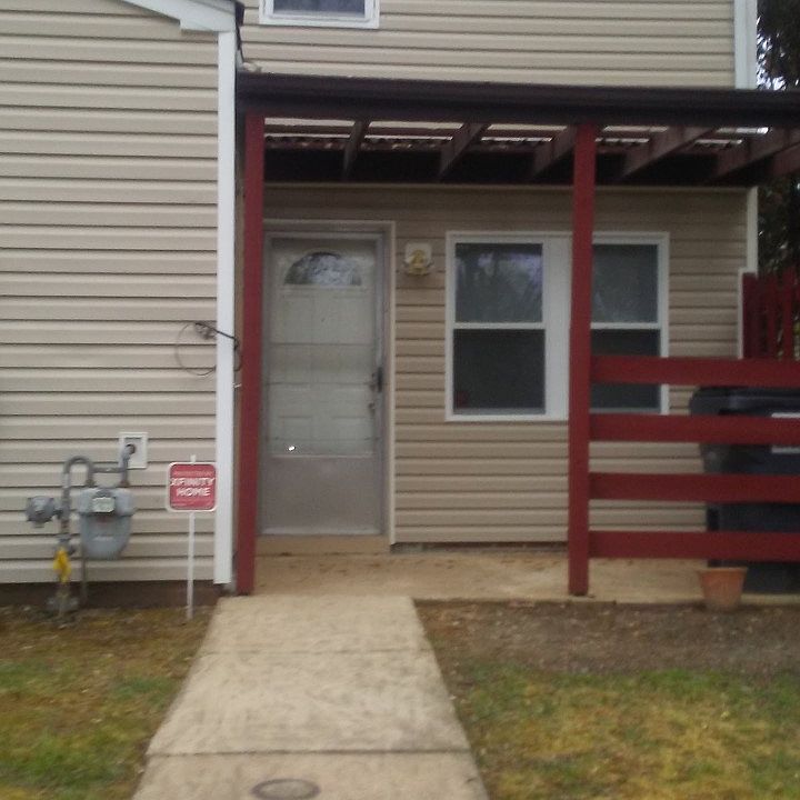 2nd image of 3722 Luckylee Cres
