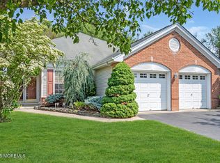14 Gardenways Ct, Lakewood, NJ