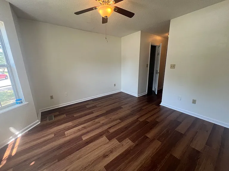 1023 Yellowhammer Ln — Photo 9