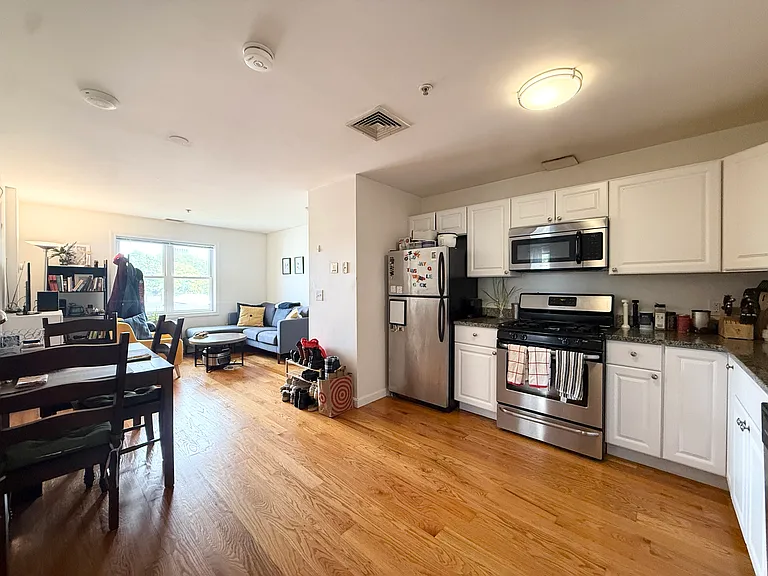 660 Cambridge St #402 — Photo 6