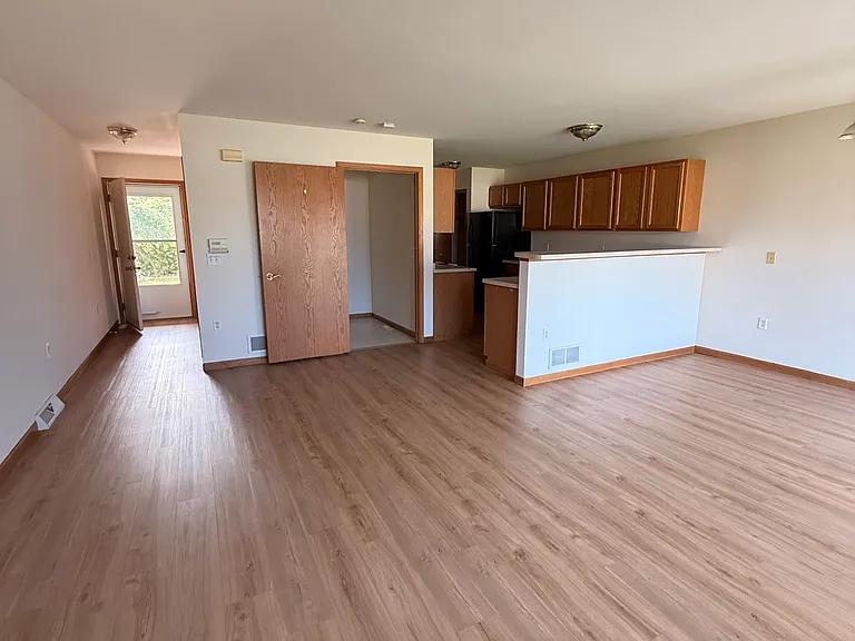 3006 Selkirk Dr #3 — Photo 3