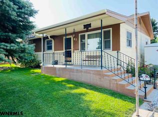63 Sycamore Ter, Gering, NE 69341
