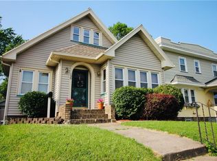 130 Harwick Rd, Rochester, NY 14609