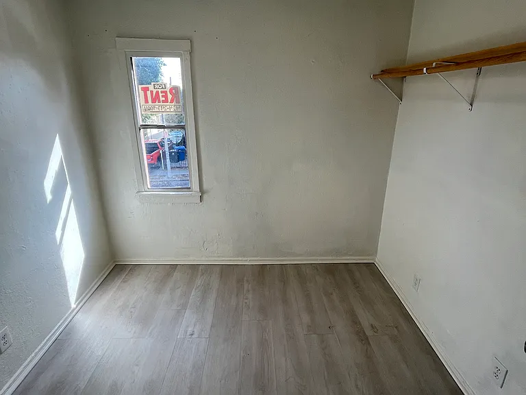 1475 E 23rd St #3.5 — Photo 8