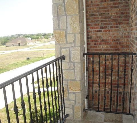 4th image of 1130 Newcastle Dr