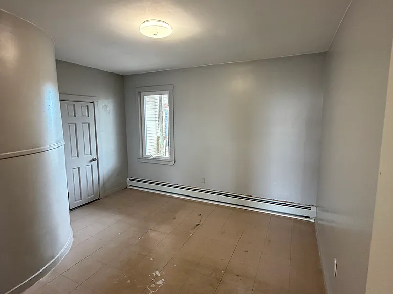 39 Knox St #9 — Photo 14