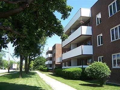 1st image of 150 E Grand Ave APT 206