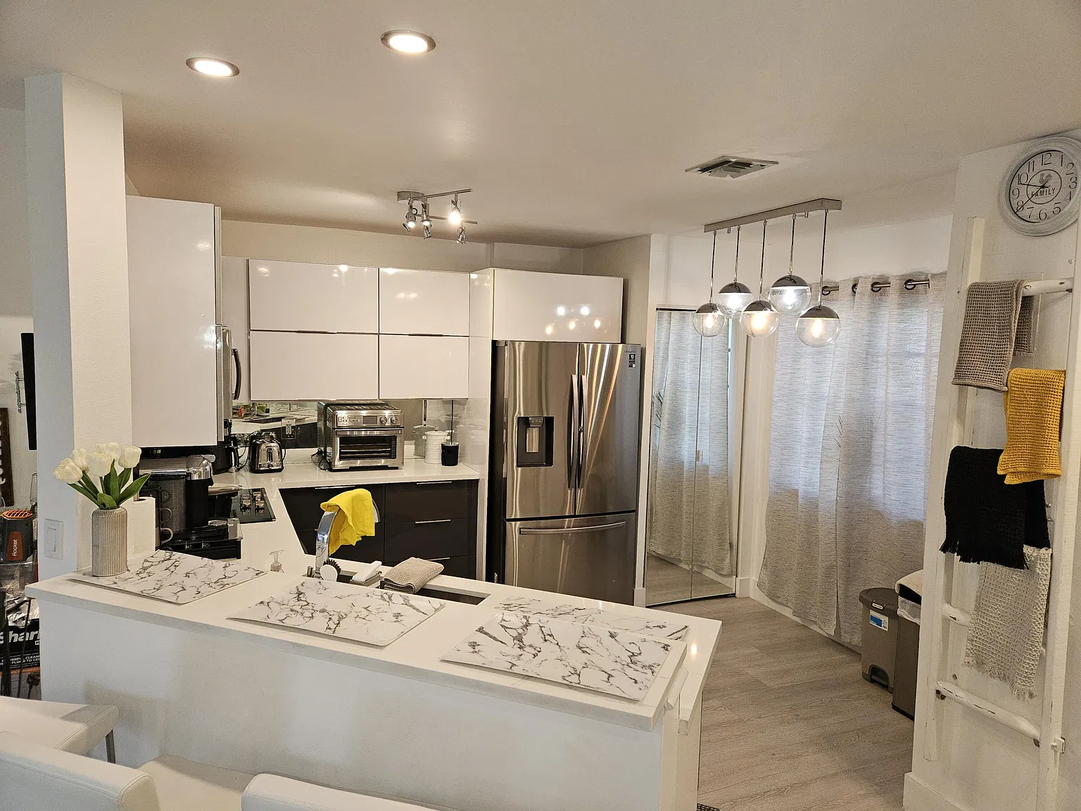 3 bed, 2.5 bath, 1386 sqft, $3,000 — Photo 4