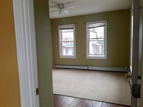 1st bedroom - 14 x 11