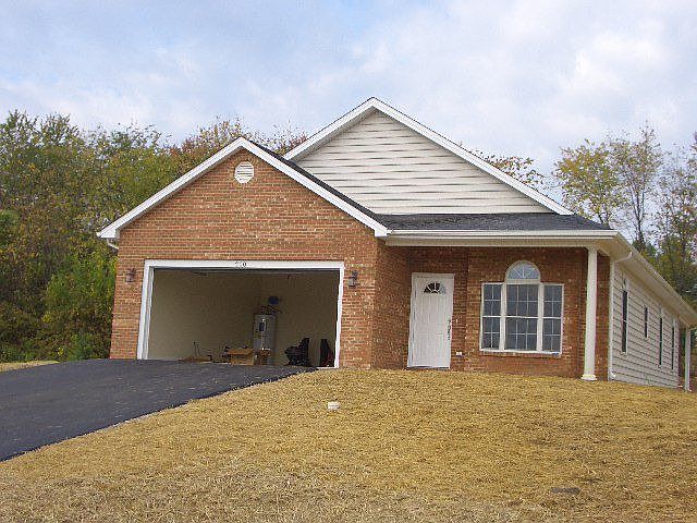 1st image of 200 College Park Dr